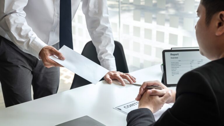 離開修行了17年的地方有多痛苦？樊登解讀《我可能錯了》：還俗比出家更難，轉職比辭職更需要勇氣